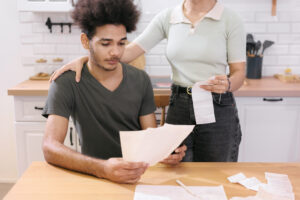 atrasos en los pagos por malos arrendatarios